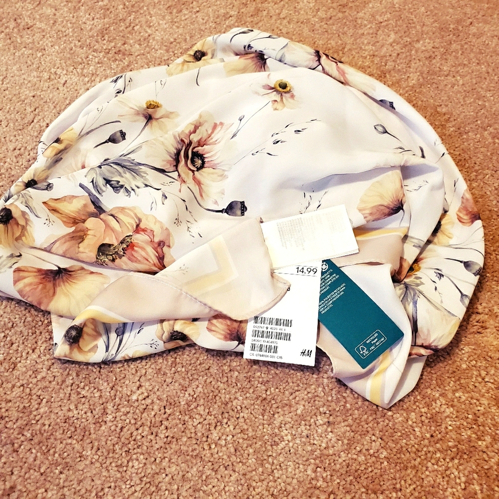 Floral square scarf NEW
